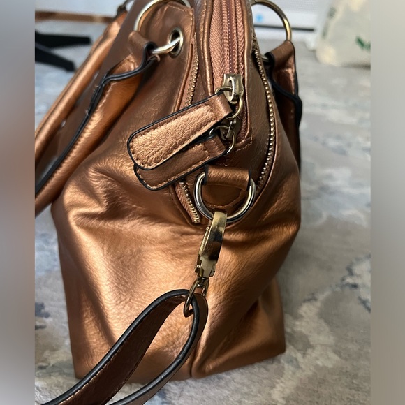 Bueno Bronze Metallic Handbag – Excellent Condition - Picture 9 of 16